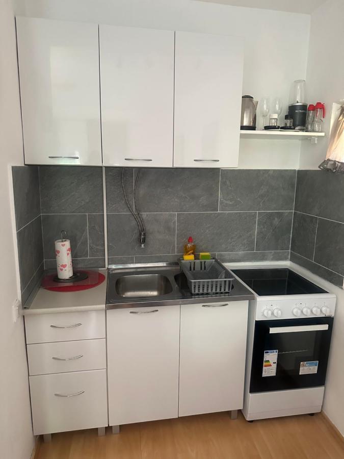 Apartman Lili 采蒂涅 外观 照片