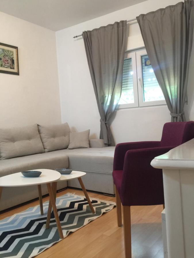 Apartman Lili 采蒂涅 外观 照片